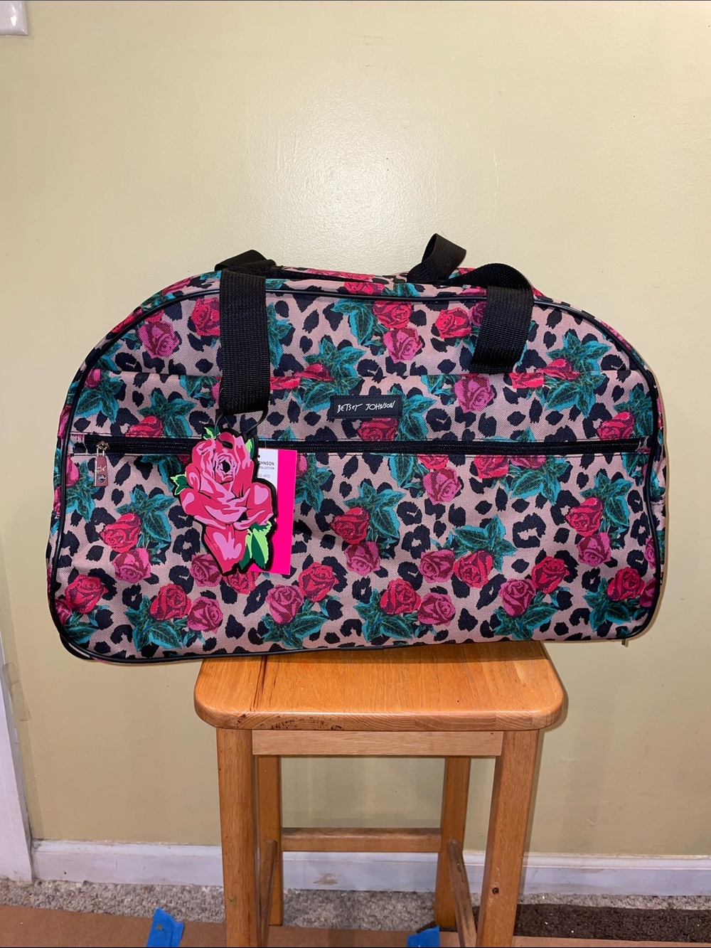 Betsey Johnson Travel Bag • Weekender Duffel • Leopard Rose Print • Rare - Picture 5 of 7